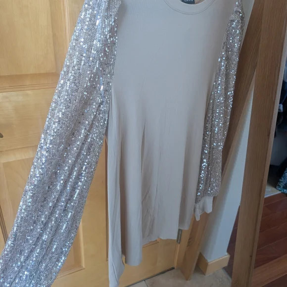 Torrid Beige Sequin Sleeve Top - Picture 7 of 11